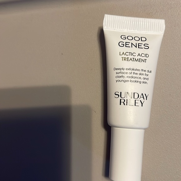 Amy Morrison Discover Beaury box with 6 products, 3 full size and 3 samples NEW - Picture 3 of 10